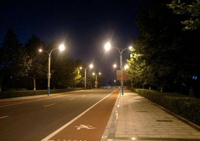 太阳能路灯为什么没有传统路灯亮