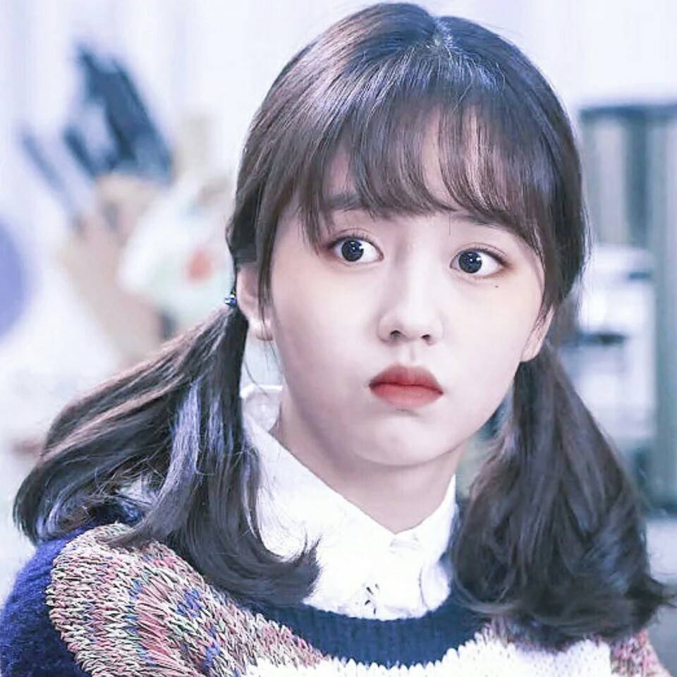 2012年,除了在《想你》中饰演了女主角李秀妍的小时候,她还有一部更