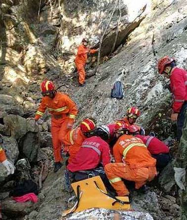 原创深圳梧桐山2小时救出6名迷途客警方盲目登山终害己