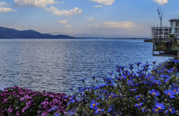 原创藏于云南古都的一湾湖水天然高原淡水湖四季游客络绎不绝