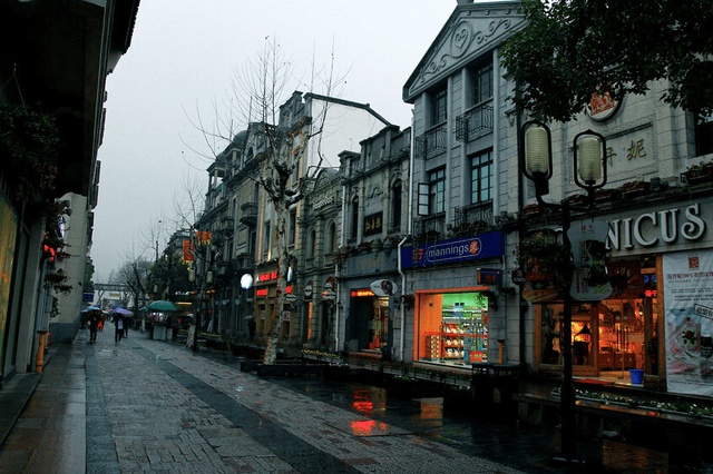 杭州有条老街，历经千年历史“经久不衰”，如今还是知名景区