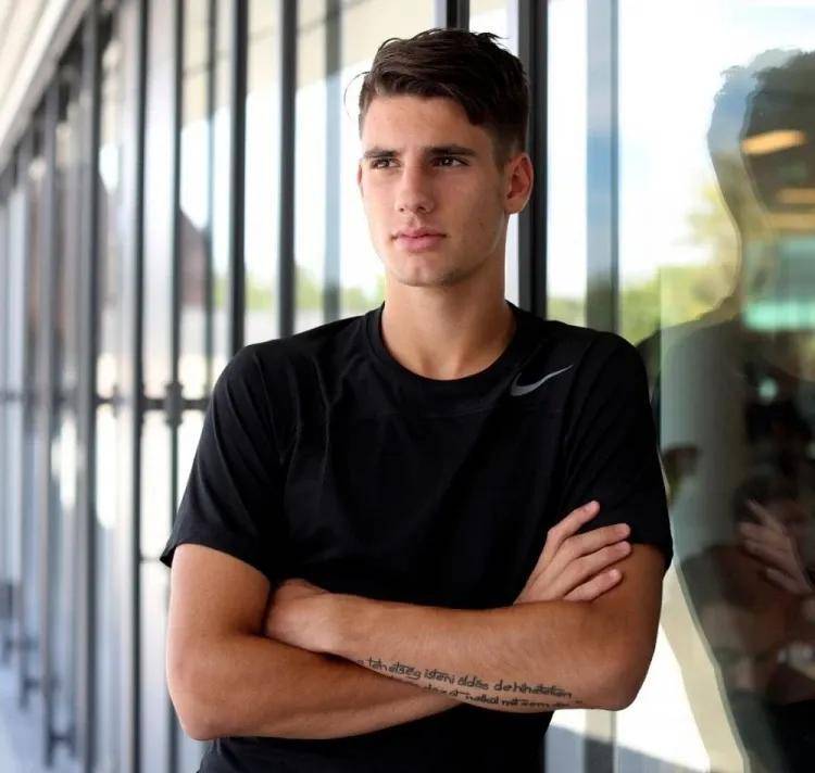 3900万欧ac米兰报价足坛第一帅哥皮奥利受够皇马吐饼王欲退货