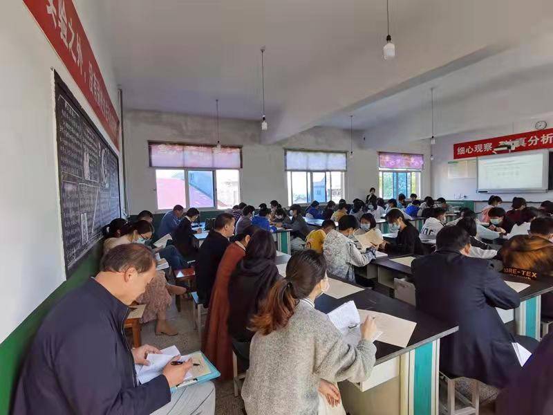 澧县复兴镇中学名师引领以研促教