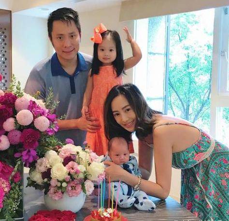 生下二胎不到1年,关颖在2018年4月1日,又公开宣布自己怀第三胎的消息.