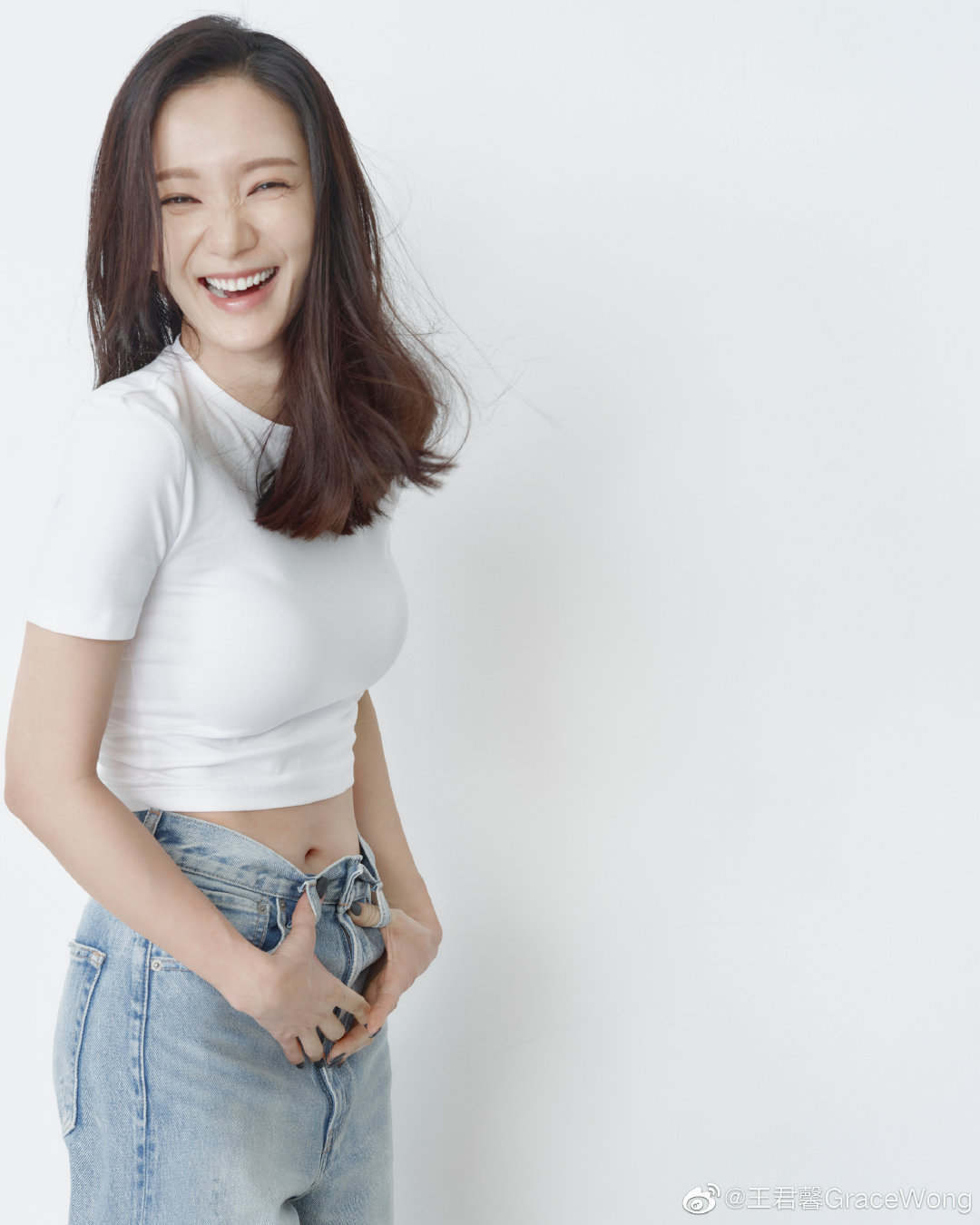 tvb离巢女星晒素颜自拍,罕见曝光上海疫下生活,称很想念亲友_王君馨