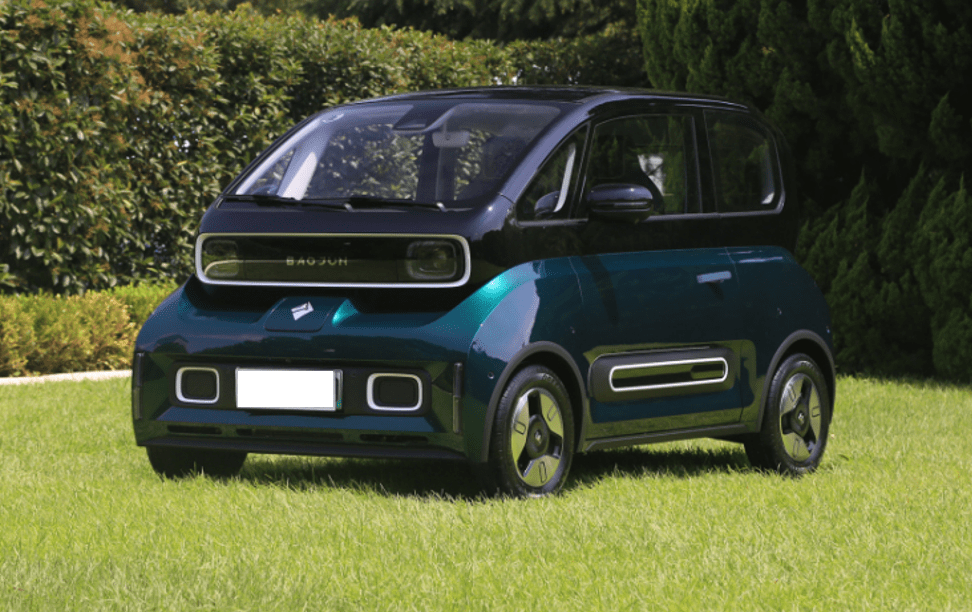 作为微型车的老大哥,五菱在市场上一直很火爆,其纯电动迷你轿车五菱