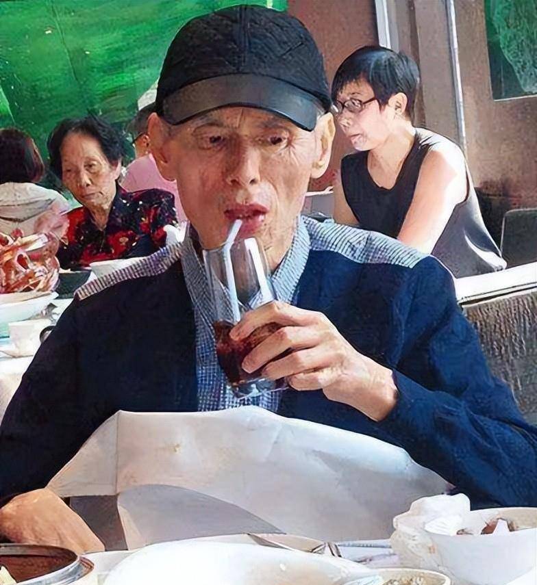 原創唐伯虎點秋香男配劉家輝他的近照瘦脫相了簡直認不出來