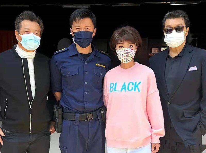 原创
“港风美人”米雪太会穿,和张学友同框似少女,因黄蓉一炮而红