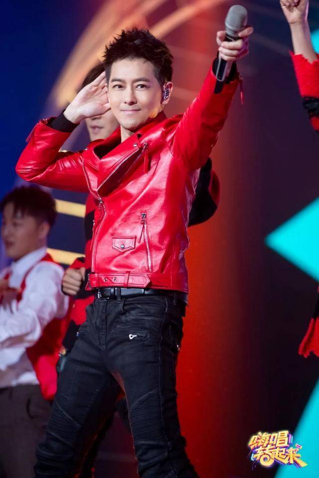 原创岁月饶过谁林志颖成不老传奇穿红色皮夹克亮相确定45岁呢