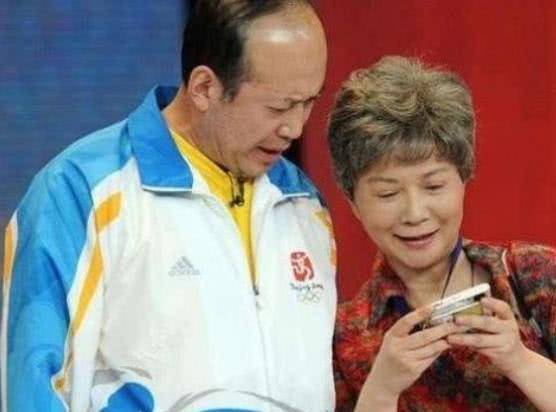 的小品女王,老天赏金饭碗,59岁整容后遗症太明显_蔡明_丁秋星_幸运儿