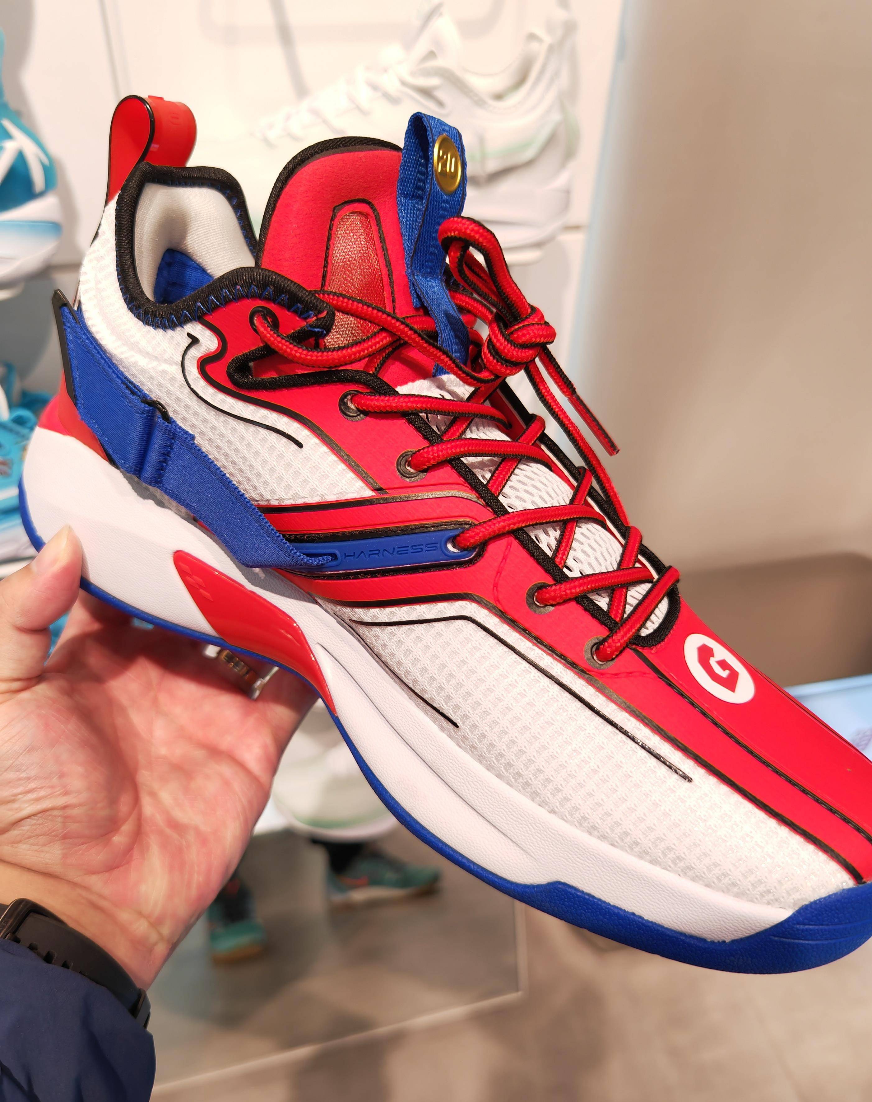 安踏gh3"超级马里奥"联名款来袭,二次元风十足_篮球鞋_设计_部分