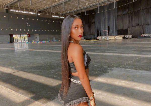 还记得好声音里的黑妹吉克隽逸看到她的近照犯规了