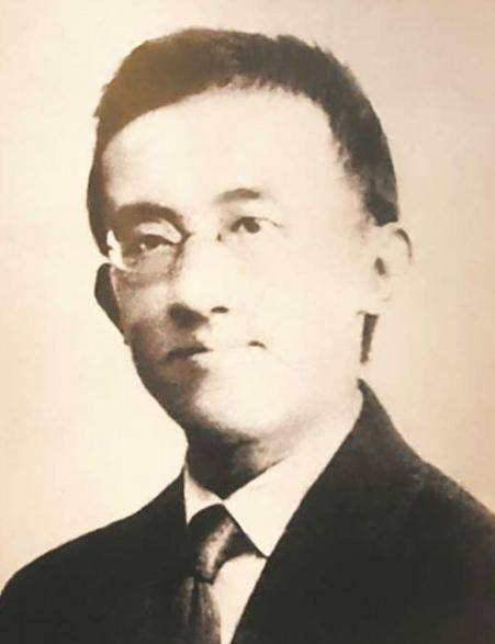 杨尚述牺牲后,父亲杨淮清白发人送黑发人,悲不自胜.