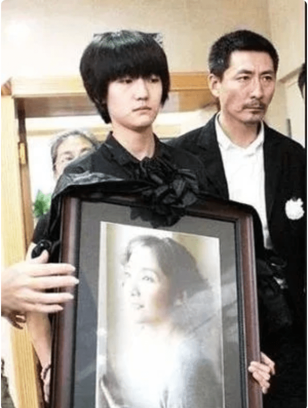因为前妻李婷被骂实在太冤枉_钱雁秋_父亲_演出