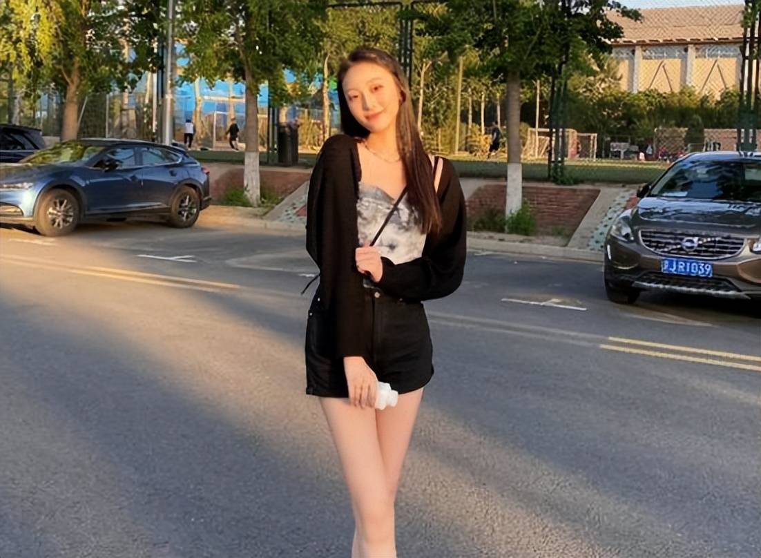 郭艾伦前女友马阳阳晒自拍照!素颜出镜,笑容甜美让人融化