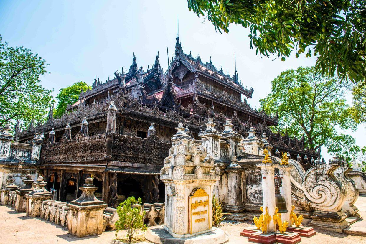 缅甸超有特色的寺庙，由全柚木建造，却比黄金还值钱，你知为何吗