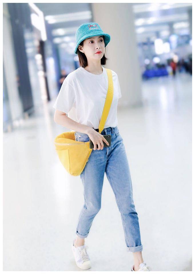 白t恤如何穿出高级感掌握这四点搭配技巧基础款也能时髦有范