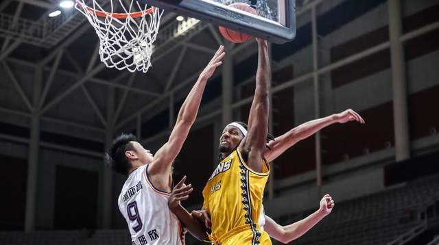 原创广厦队15分大胜上海队王哲林5次成为上海队输球罪臣孙铭徽三分