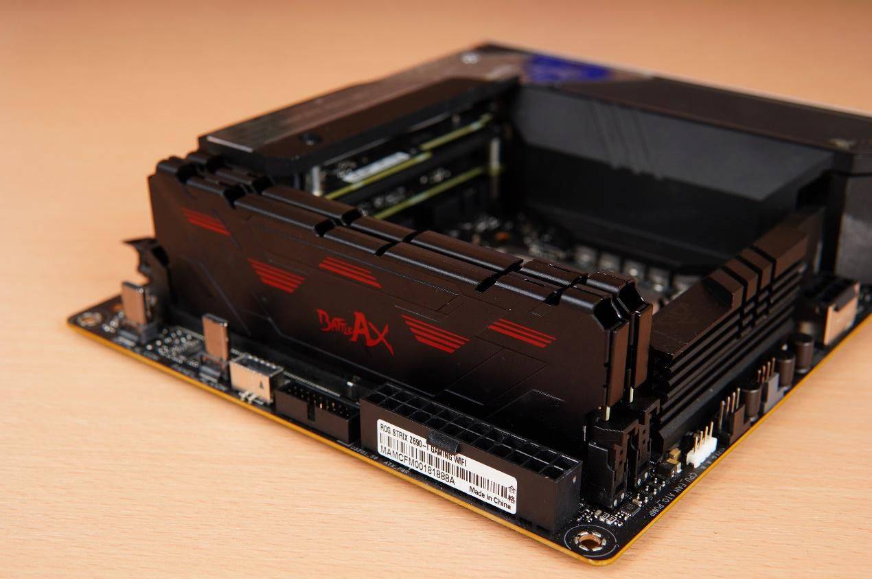 优雅永不过时乔思伯v11itx机箱装机散热评测