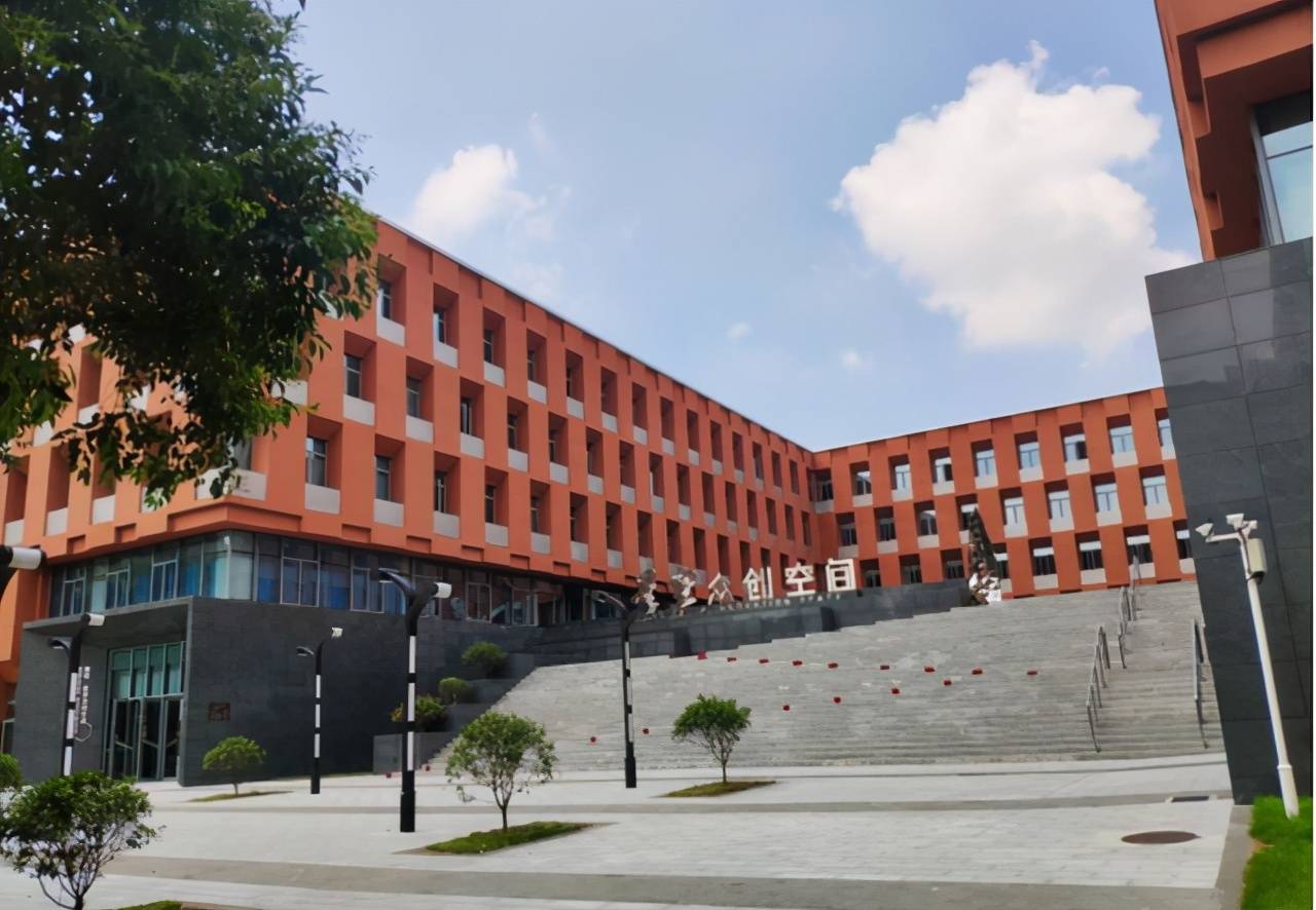 毕业进入烟草公司很容易,工作稳定又高薪_专业_郑州_轻工业