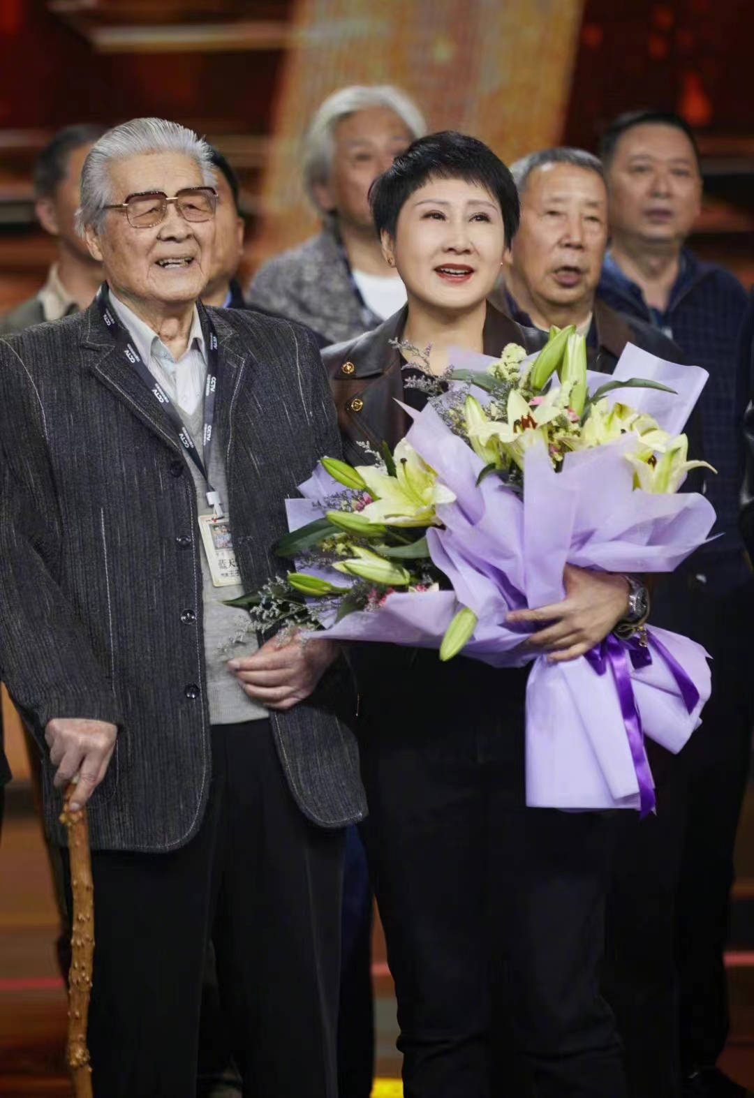 女主角张凯丽,曾和世界冠军是队友,和富商丈夫恩爱26年_老公_蓝天野