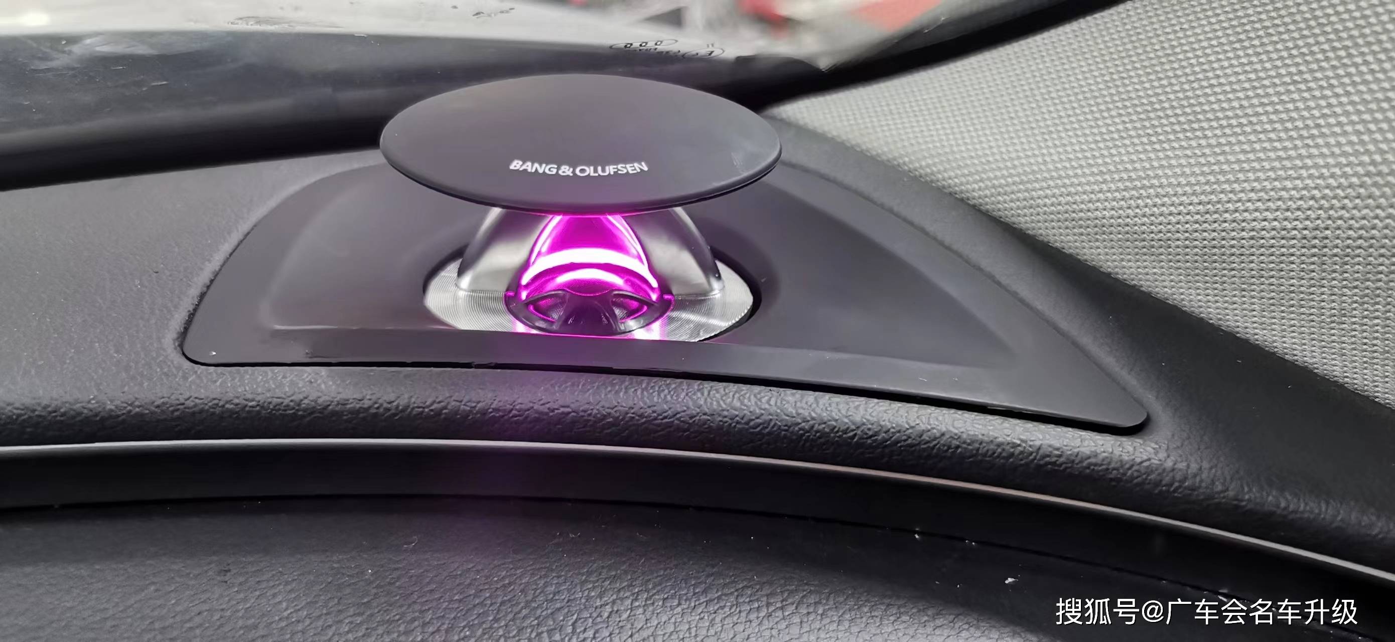 哪个更有逼格宝马bo升降奥迪bo升降奔驰旋转高音升级