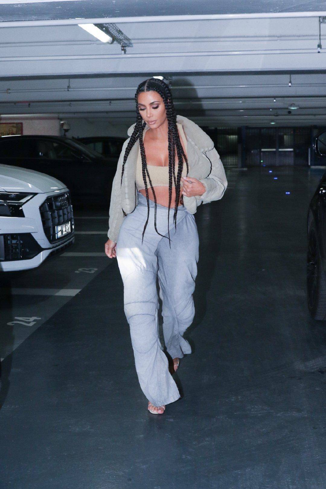 原创金卡戴珊肉粽身材太丰满液体上衣包臀裙腰臀比太突出