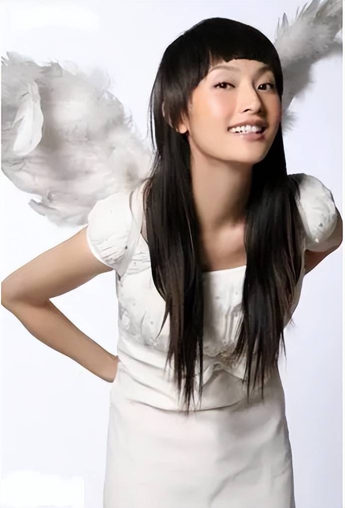 张俪于1985年出生于广西桂林那个山清水秀的地方,父母靠早期炒股赚得