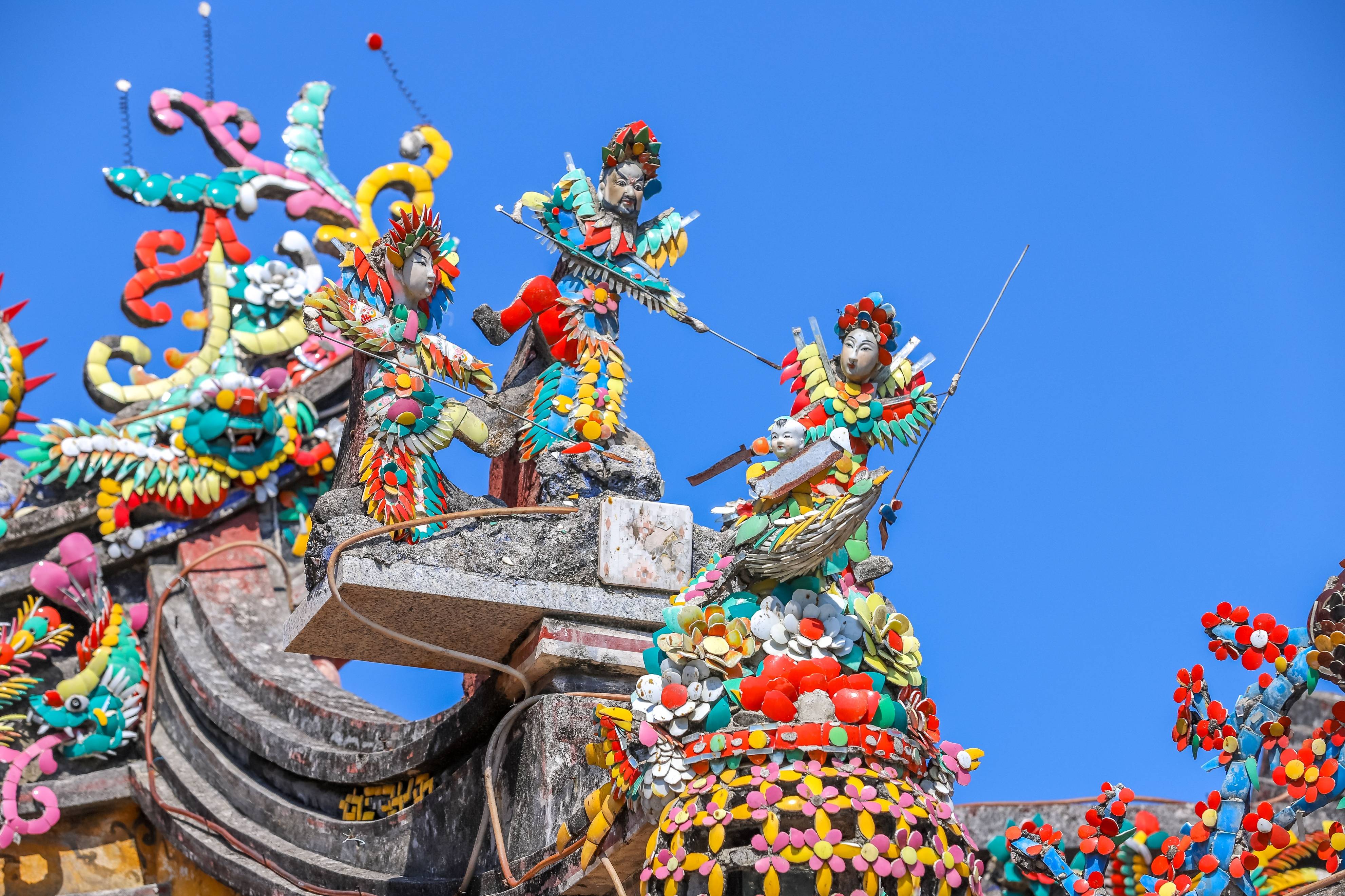 原创广东南澳岛旅游发现每座庙宇屋顶的嵌瓷太精美了