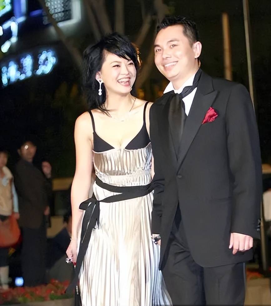 他们并没有公开,还是网友发现他们没有任何互动,而且李湘经常在湖南