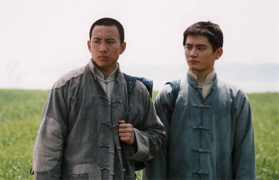 在之后,谷智鑫接拍了不少作品,好比《人间灶王》,电影《阳光杀场》