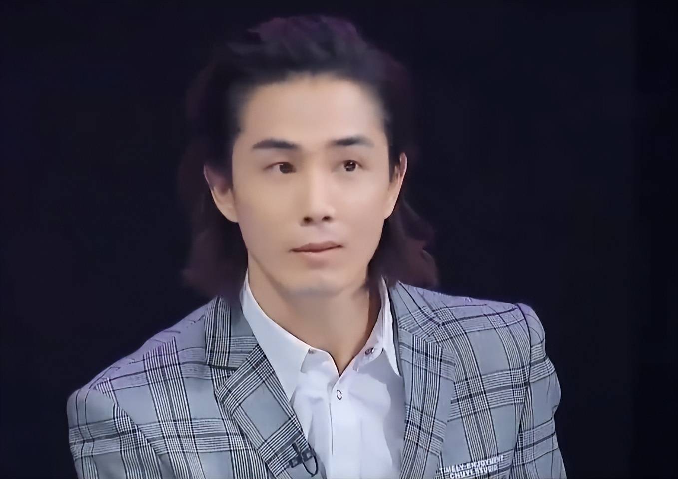 刘品言说自己跟李承铉是旧相识,戚薇