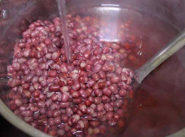 原创煮红豆最忌泡好直接下锅煮教你2招8分钟快速出沙颗颗开花