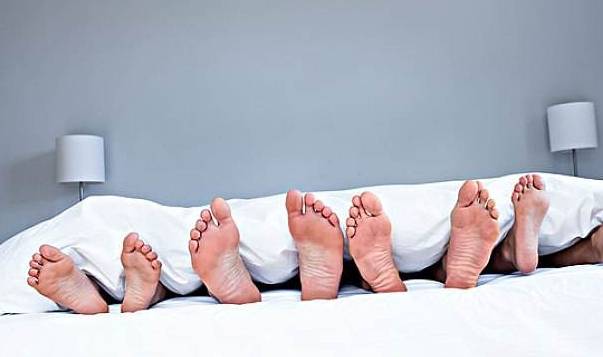 脚上有个“长寿开关”，睡前坚持按一按，或能让血管流通，更健康