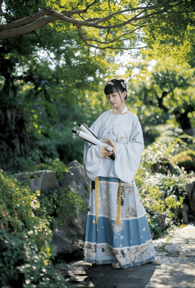 明制汉服的不同搭配方式既古典又时尚总有一种适合你