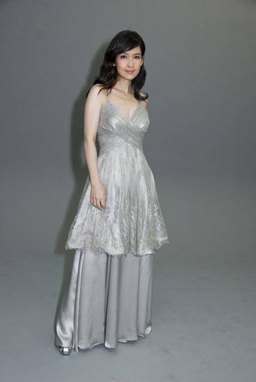 原创无精修的周慧敏有点老八字纹明显苹果肌松弛终于信她52岁