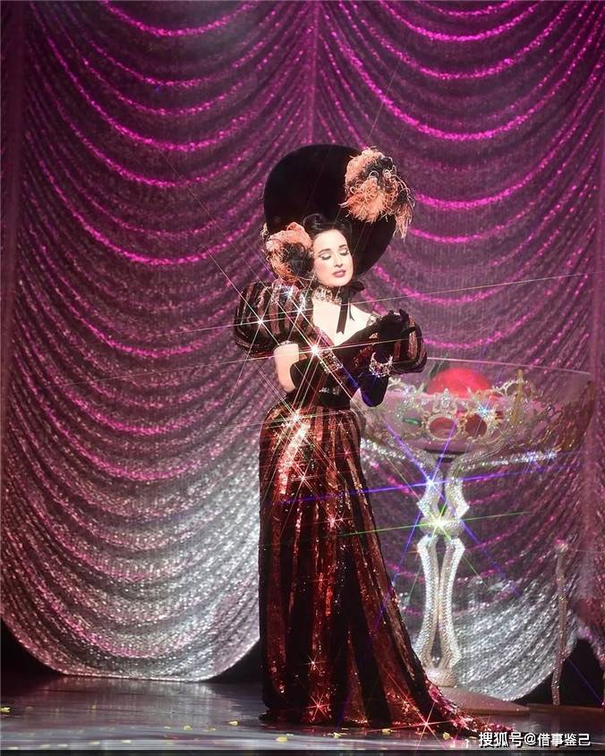 蒂塔·万提斯:唯一一位能够同时出入红灯区和高端场合的性感舞娘_黄金