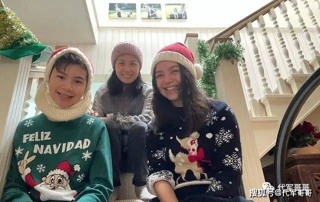 原创她曾是央视美女主持人，嫁老外生下龙凤胎后离婚，如今52岁怎样了？