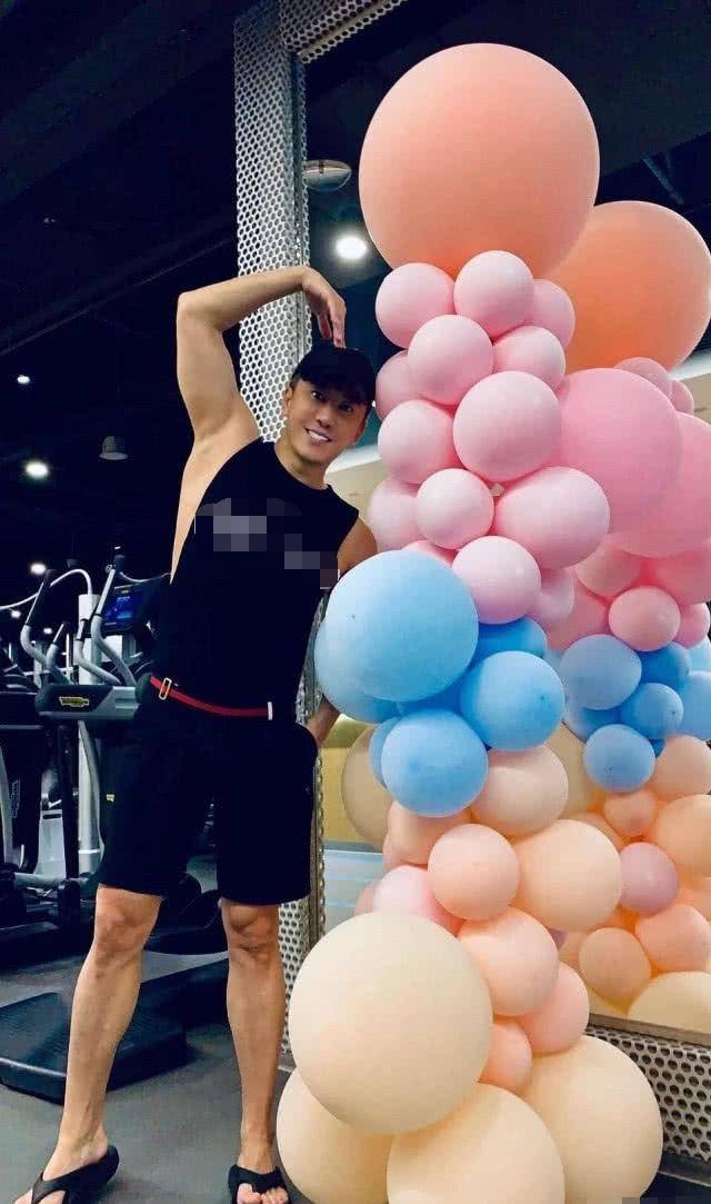 其实毛宁一直在坚持健身,网上有很多他运动时的照片.