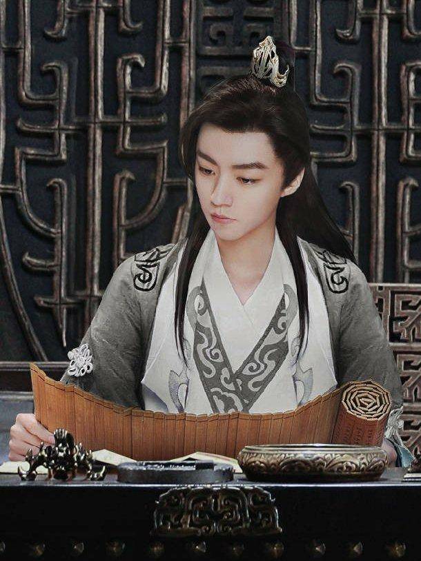 因为王俊凯在这组照片里体现出来的是一个少年的形象,虽说古代男子不