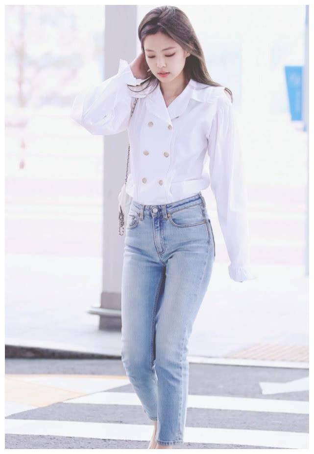 原创腿粗女生有福了金智妮的奶香糕裤专治肉肉腿还高级潇洒