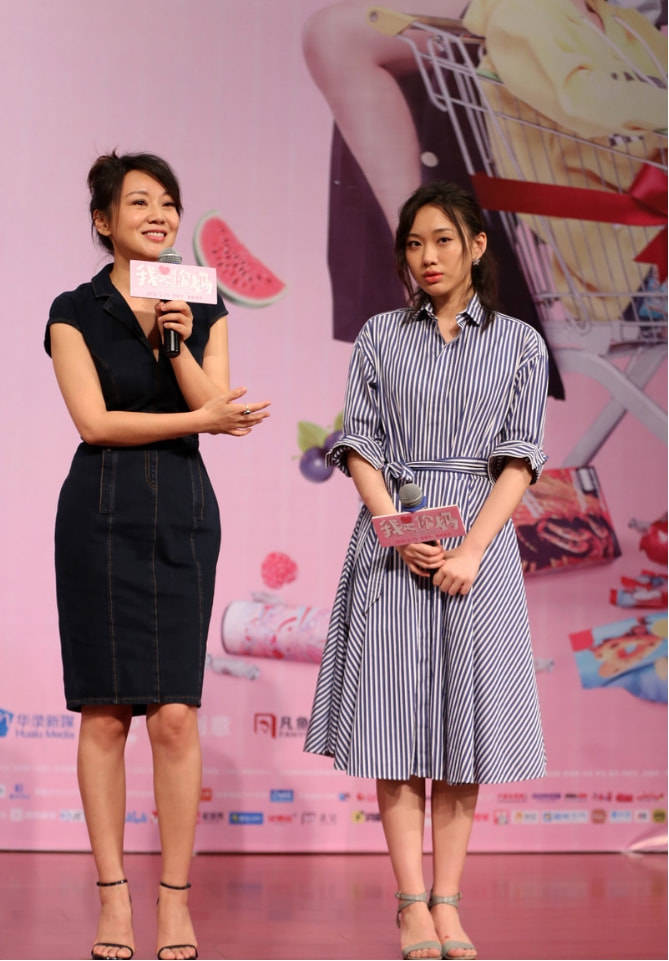 闫妮拍合照捧女儿24岁却没妈妈的脸高级闫妮一化妆就好洋气