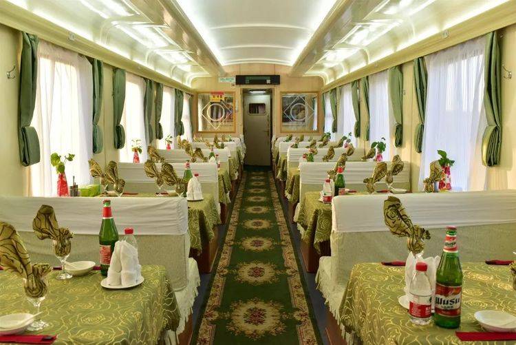 我国最奢侈的火车，一张票价1.6万起，车厢内部堪比五星级酒店