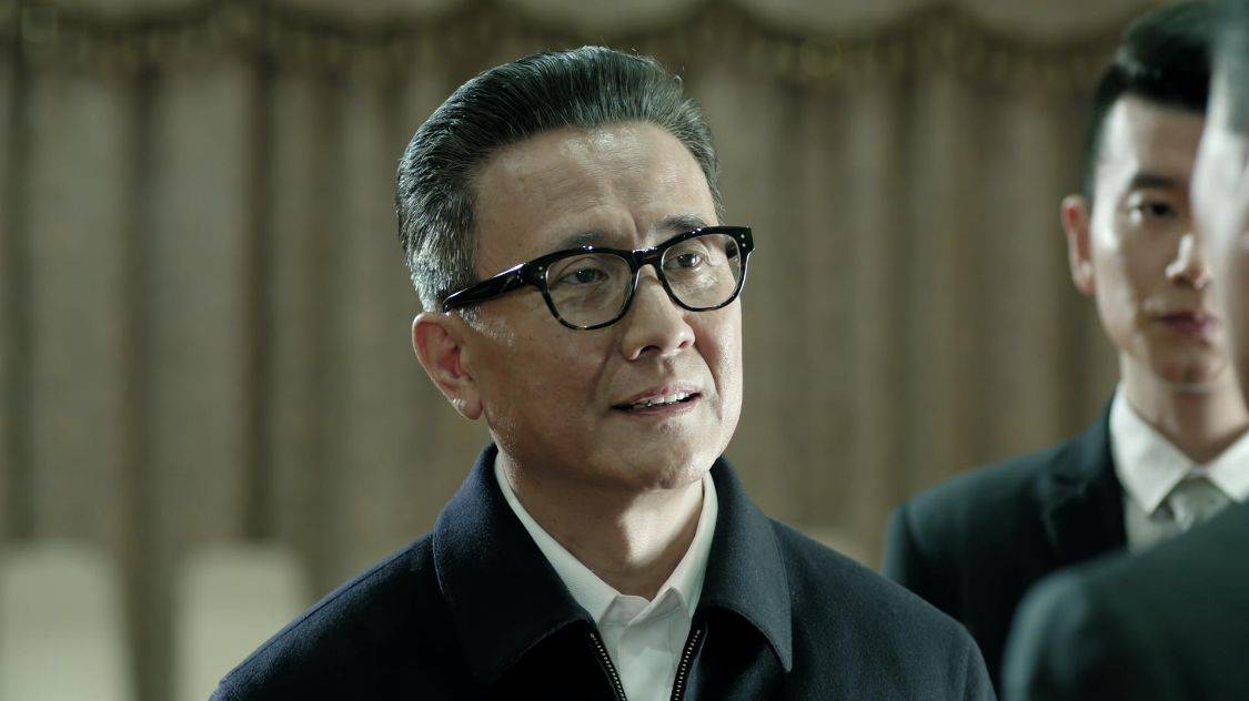 除了在常委会上为祁同伟说话,高育良甚至还不遗余力地