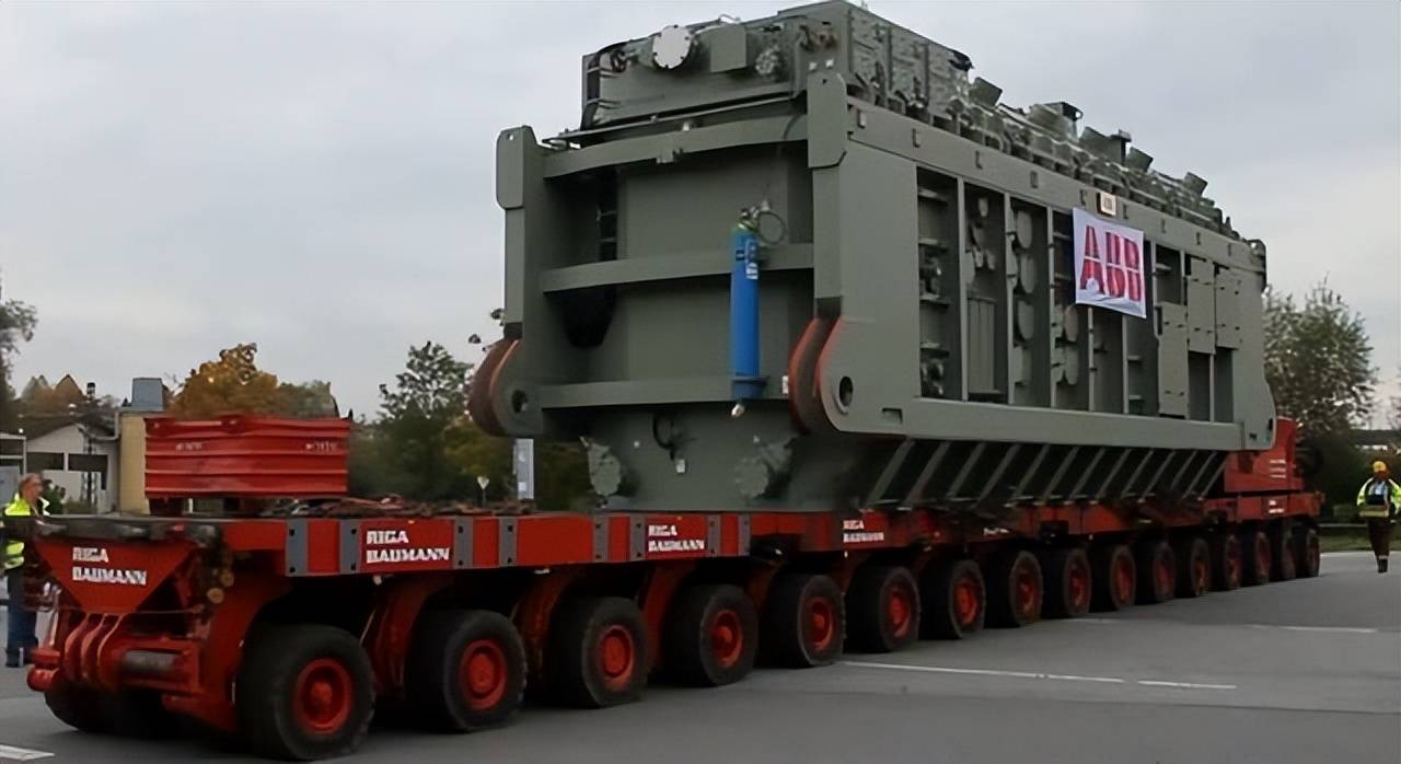 原创载重超5万吨1152个轮子的平板车中国制造又创世界第一