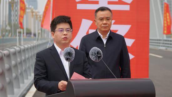 寿光市委书记赵绪春出席通车仪式,寿光市委副书记,市长李鹏在通车仪式