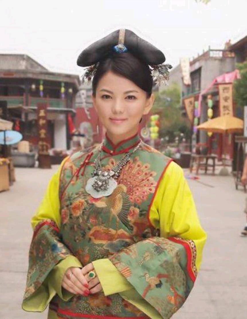 李湘竟然出演过这些古装剧,原来大家忽略了她这位古风美女_李翠莲_宫