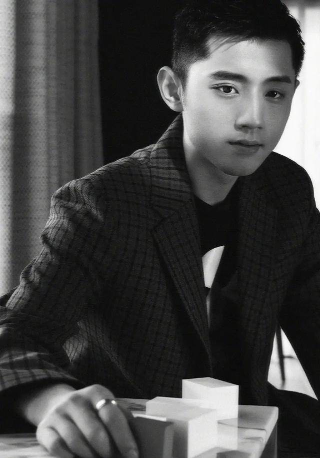 成为第三位全满贯选手,打法凶狠,长相帅气当年的张继科可以说是体育的