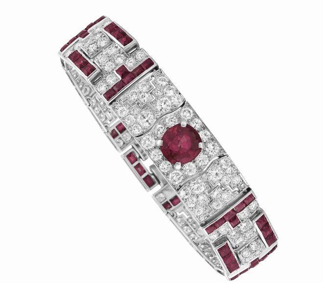 佳士得纽约珠宝拍卖最贵钻石678万美元成交