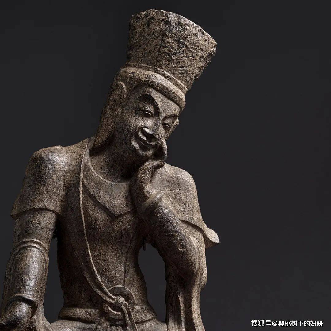 中国艺术珍品拍卖：石灰岩雕交脚思维菩萨像_手机搜狐网